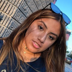 Meet your Posher, Noelia